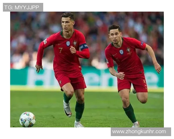 葡萄牙队力克荷兰队获得欧洲杯季军，勇创辉煌